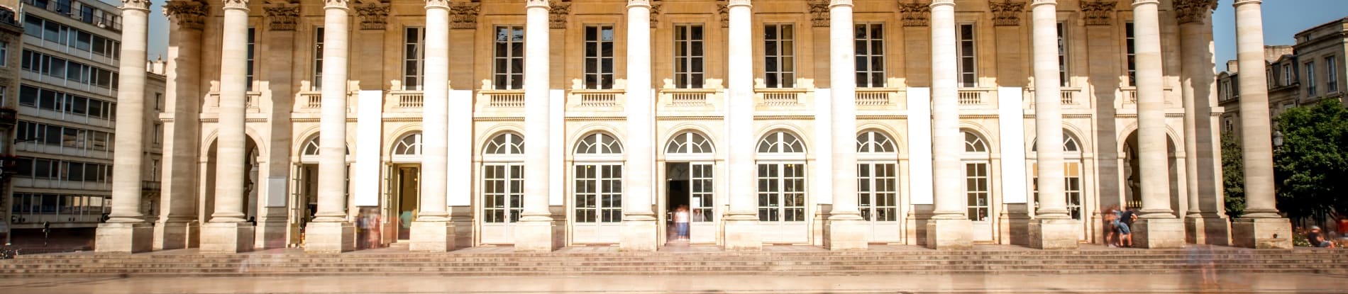 Donation chez son notaire à Bordeaux