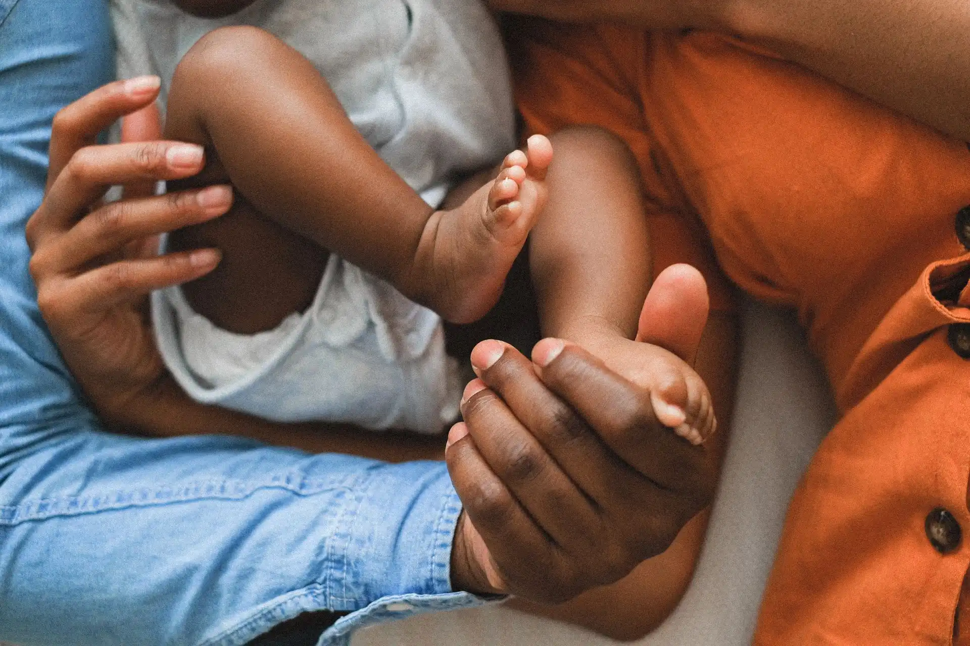 Attestation d'honorabilité obligatoire pour l'adoption depuis février 2026